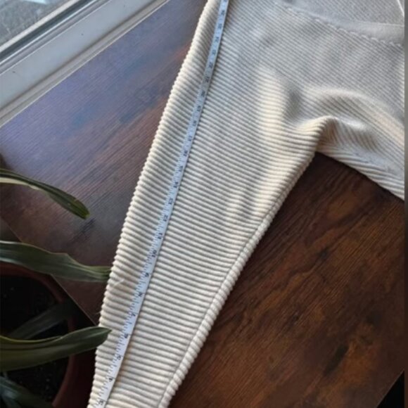 *Perfect for Fall* Adorable Good American Ribbed Beige Cotton-Blend Cardigan - Picture 6 of 7